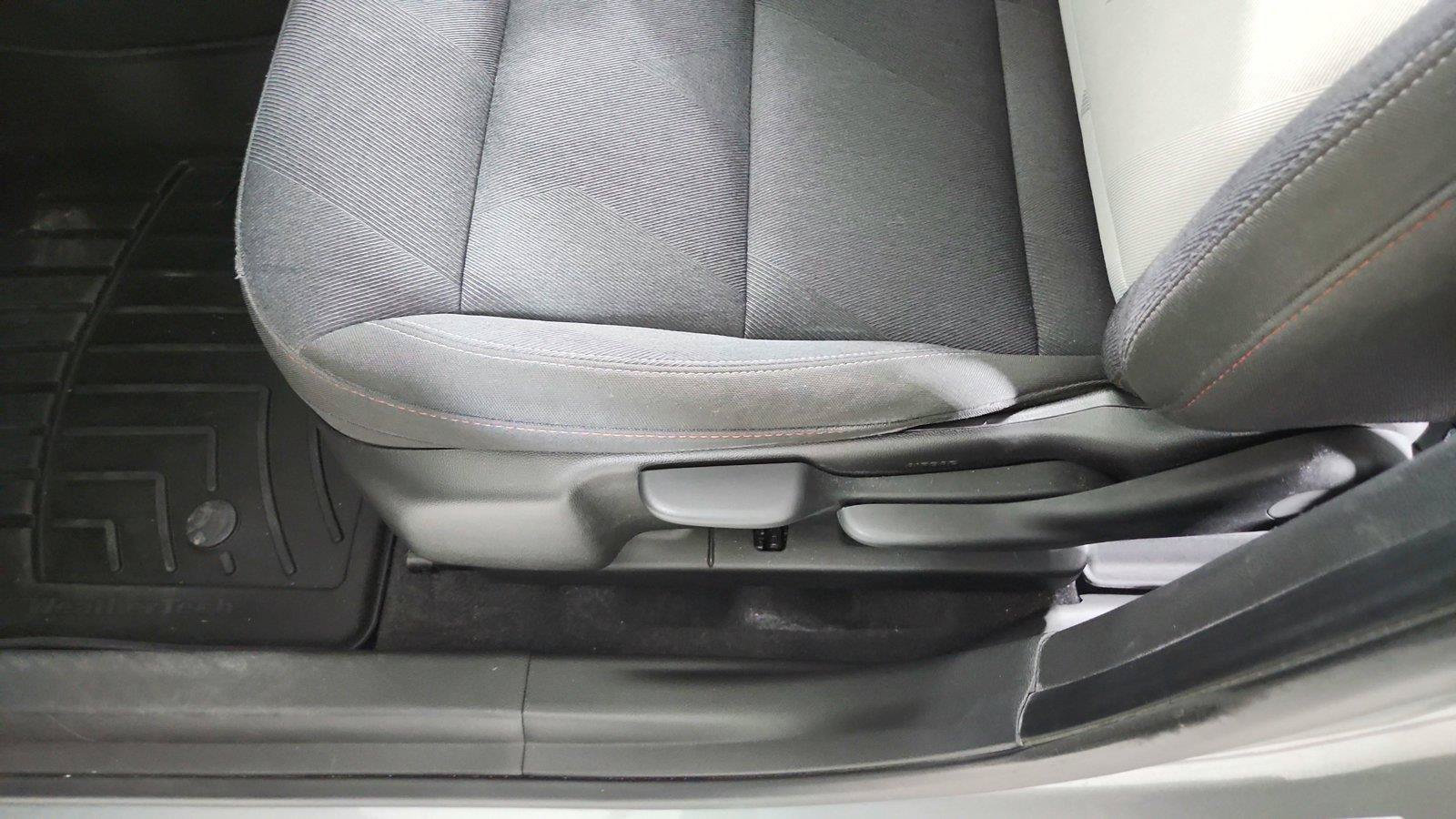 Used 2024 Chevrolet Trax RS FWD image 18