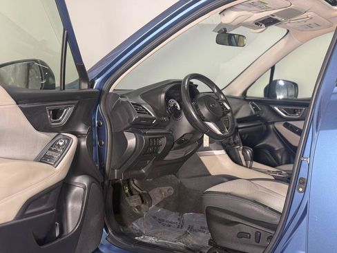Used 2019 Subaru Forester Premium w/ All-Weather Package AWD/4WD image 11