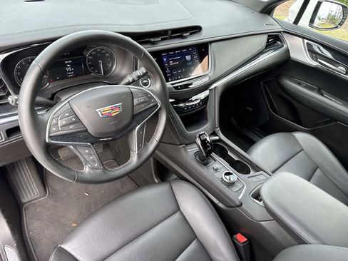 Used 2025 Cadillac XT5 Premium Luxury image 23