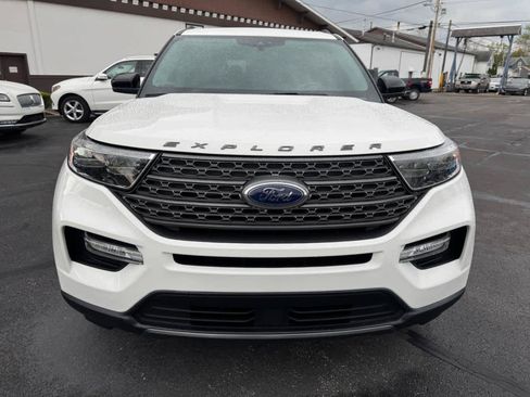 Used 2023 Ford Explorer XLT w/ Equipment Group 202A AWD/4WD image 19
