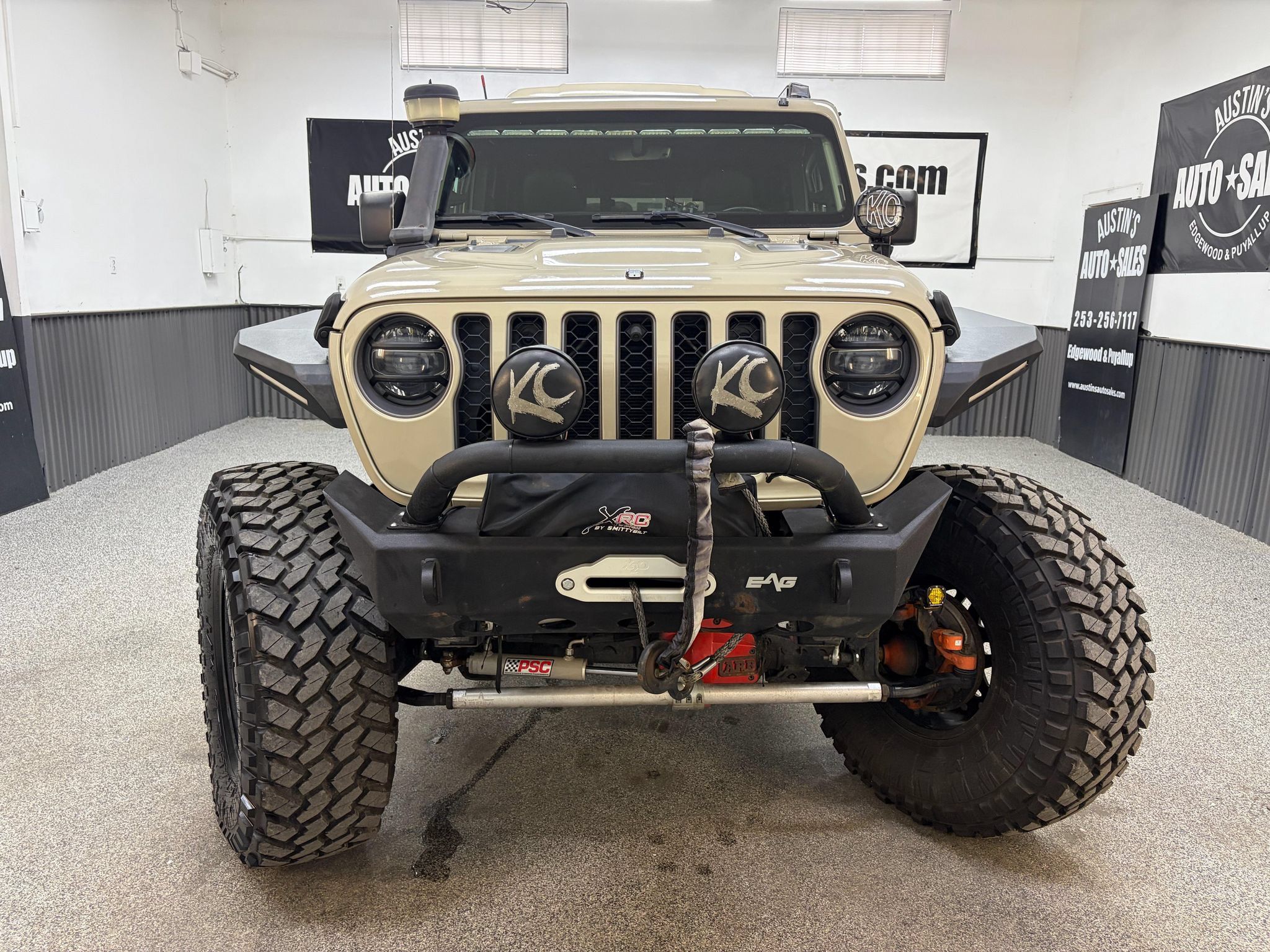 Used 2020 Jeep Gladiator Rubicon AWD/4WD image 5