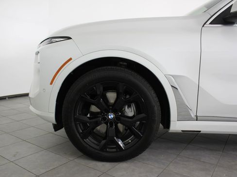 Used 2026 BMW X7 xDrive40i image 11