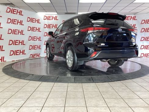 Used 2023 Toyota Highlander Limited AWD/4WD image 5