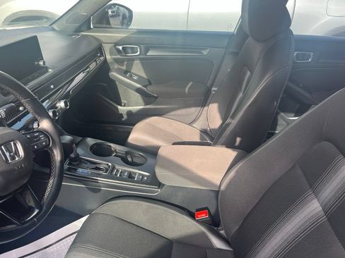 Used 2025 Honda Civic Sport image 4