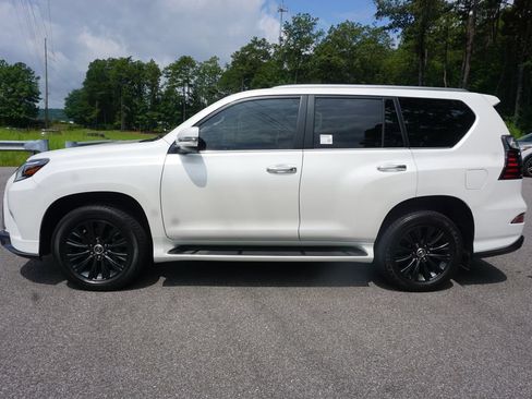 Used 2023 Lexus GX 460 Premium w/ Accessory Package AWD/4WD image 21