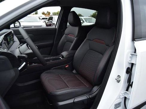 New 2025 Nissan Kicks SR image 23