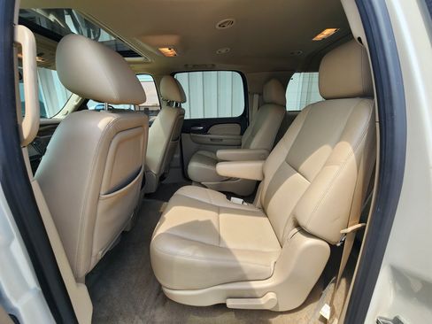 Used 2013 GMC Yukon XL Denali AWD/4WD image 18