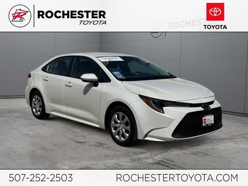 Used 2021 Toyota Corolla LE FWD image 1