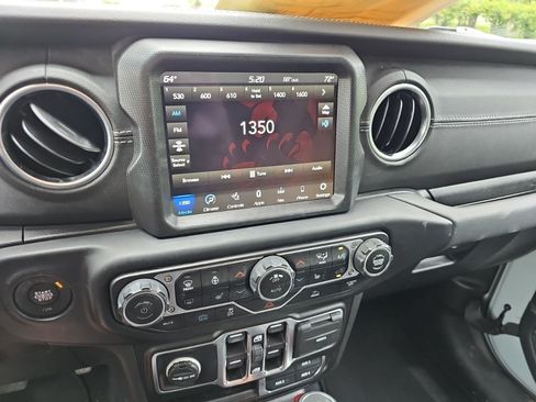 Used 2023 Jeep Wrangler Unlimited Sahara w/ Cold Weather Group AWD/4WD image 22
