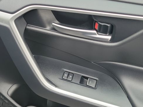 Certified 2025 Toyota RAV4 XLE image 34