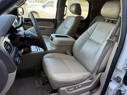 Used 2013 Chevrolet Tahoe LTZ AWD/4WD image 13