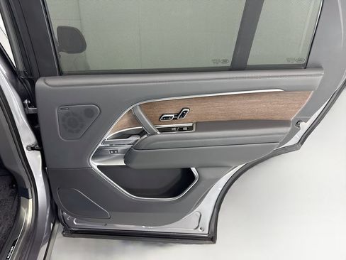 Certified 2025 Land Rover Range Rover Long Wheelbase SE AWD/4WD image 25