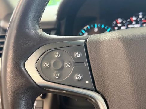 Used 2018 Chevrolet Suburban Premier AWD/4WD image 25