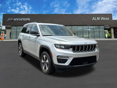 Used 2024 Jeep Grand Cherokee Limited 4xe AWD/4WD image 3