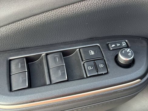 Certified 2023 Toyota Crown AWD/4WD image 15