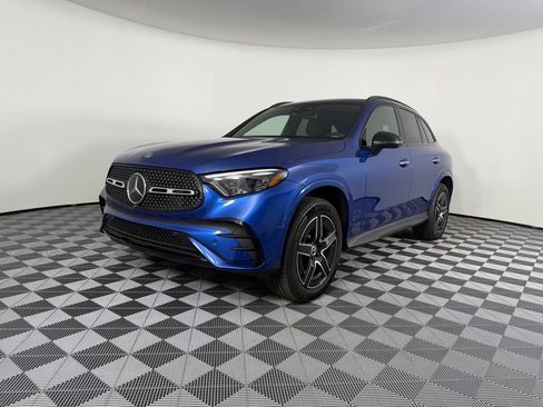 Certified 2025 Mercedes-Benz GLC 300 4MATIC image 3