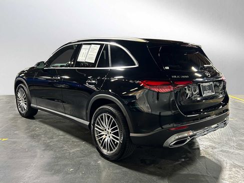 Used 2025 Mercedes-Benz GLC 300 4MATIC image 5