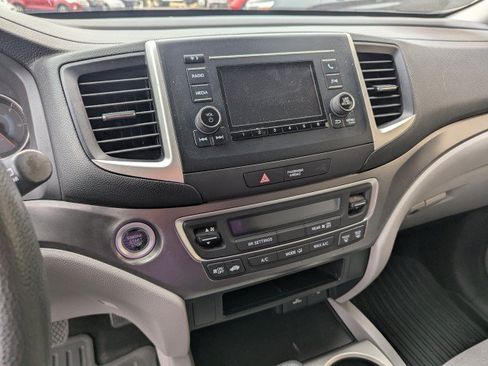 Used 2019 Honda Pilot LX image 18