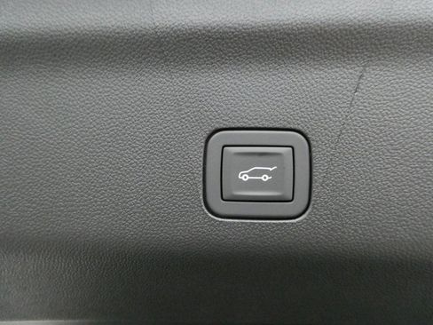 New 2026 Chevrolet Suburban Z71 w/ Z71 Off-Road Package image 16