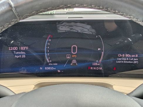 Used 2024 Cadillac XT4 Luxury w/ Cold Weather Package FWD image 17