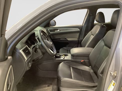 Used 2021 Volkswagen Atlas Cross Sport SE FWD image 11