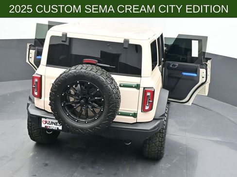 New 2025 Ford Bronco Badlands image 58