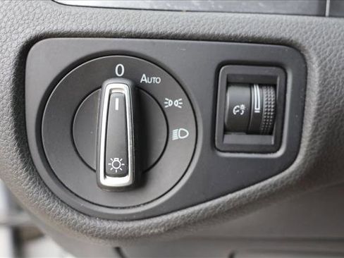 Used 2015 Volkswagen e-Golf SEL Premium FWD image 13
