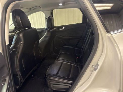 Used 2022 Ford Escape Titanium image 6