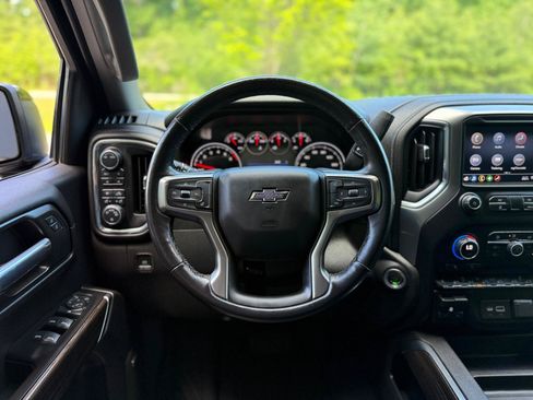 Used 2020 Chevrolet Silverado 1500 LT Trail Boss AWD/4WD image 18