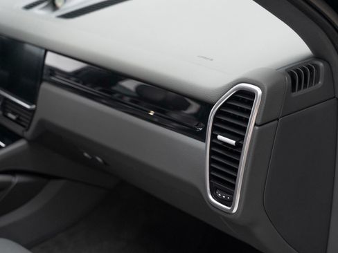 Used 2020 Porsche Cayenne AWD/4WD image 47