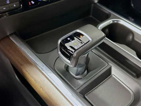 Used 2022 Chevrolet Silverado 1500 High Country w/ High Country Premium Package AWD/4WD image 22