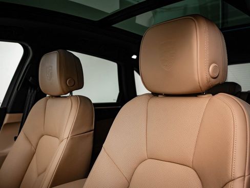 Used 2026 Porsche Macan image 26