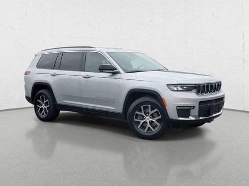 Used 2024 Jeep Grand Cherokee L Limited w/ Luxury Tech Group II image 2