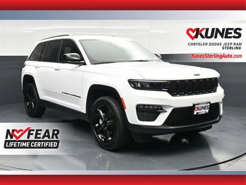 Used 2025 Jeep Grand Cherokee Limited w/ Black Appearance Package AWD/4WD image 1