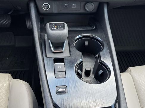 Used 2023 Nissan Rogue SV w/ SV Premium B Package FWD image 6