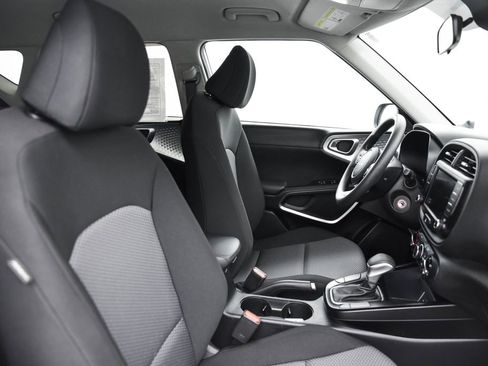 Used 2024 Kia Soul LX w/ Option Group 015 image 15