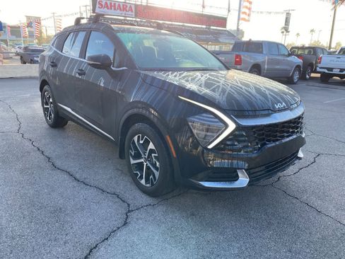 Used 2024 Kia Sportage EX w/ EX Premium Package image 4