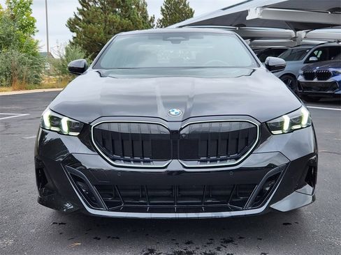 Certified 2025 BMW 530i xDrive w/ M Sport Package image 5