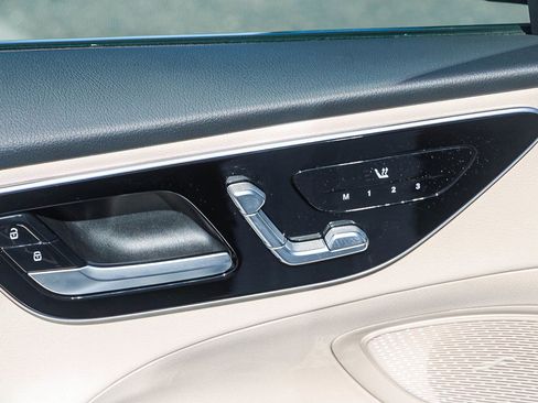 Certified 2025 Mercedes-Benz C 300 4MATIC Sedan image 17