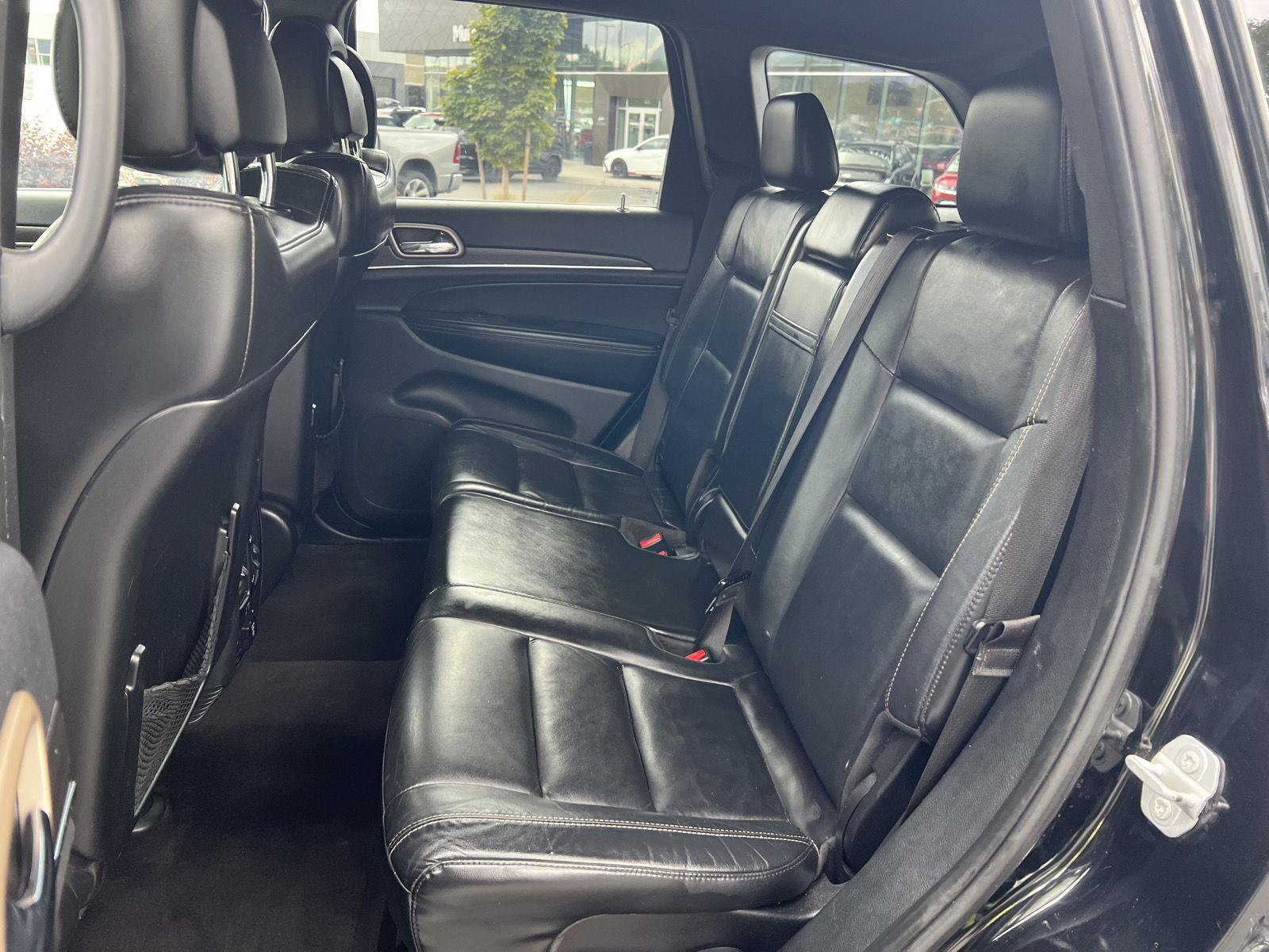 Used 2017 Jeep Grand Cherokee Limited AWD/4WD image 30