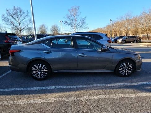 Used 2023 Nissan Altima 2.5 SV image 10