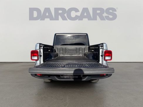 Used 2023 Jeep Gladiator Overland AWD/4WD image 14