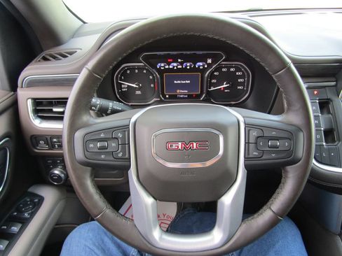 Used 2021 GMC Yukon SLT w/ SLT Luxury Package AWD/4WD image 30