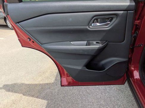 Certified 2025 Nissan Rogue SL AWD/4WD image 25