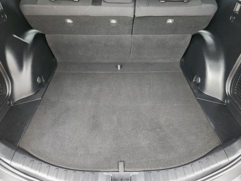 Used 2015 Toyota RAV4 LE AWD/4WD image 26