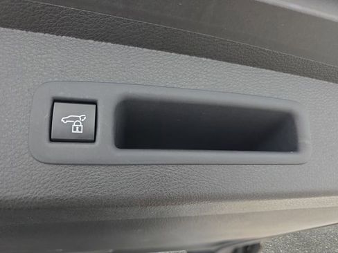 Certified 2025 Toyota Sienna XLE w/ XLE Plus Package AWD/4WD image 30