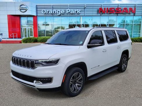 Used 2024 Jeep Wagoneer L Series II image 4