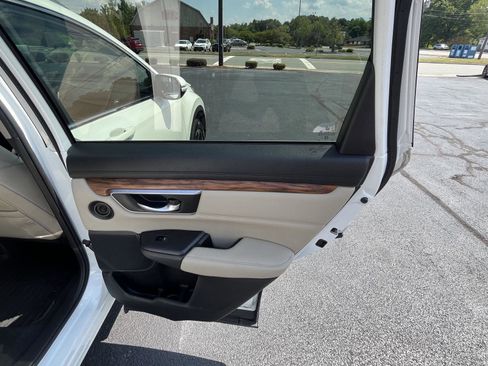 Used 2017 Honda CR-V Touring image 18