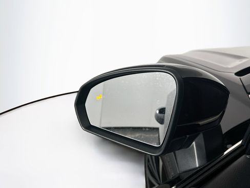 Used 2024 Volkswagen Taos SE image 15