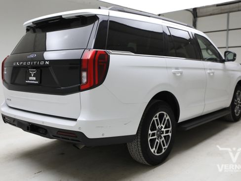 Used 2025 Ford Expedition Active AWD/4WD image 5